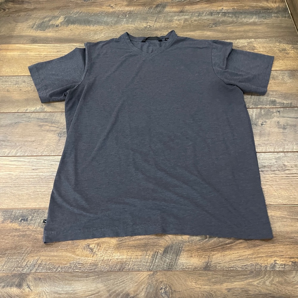 TravisMathew Mens XL V-Neck Short Sleeve T-Shirt Charcoal Gray Heather Stretch
